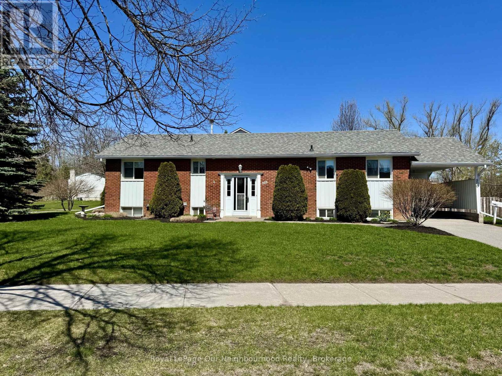 909 Whitefield Drive, Peterborough, Ontario  K9J 7W1 - Photo 1 - X12898546