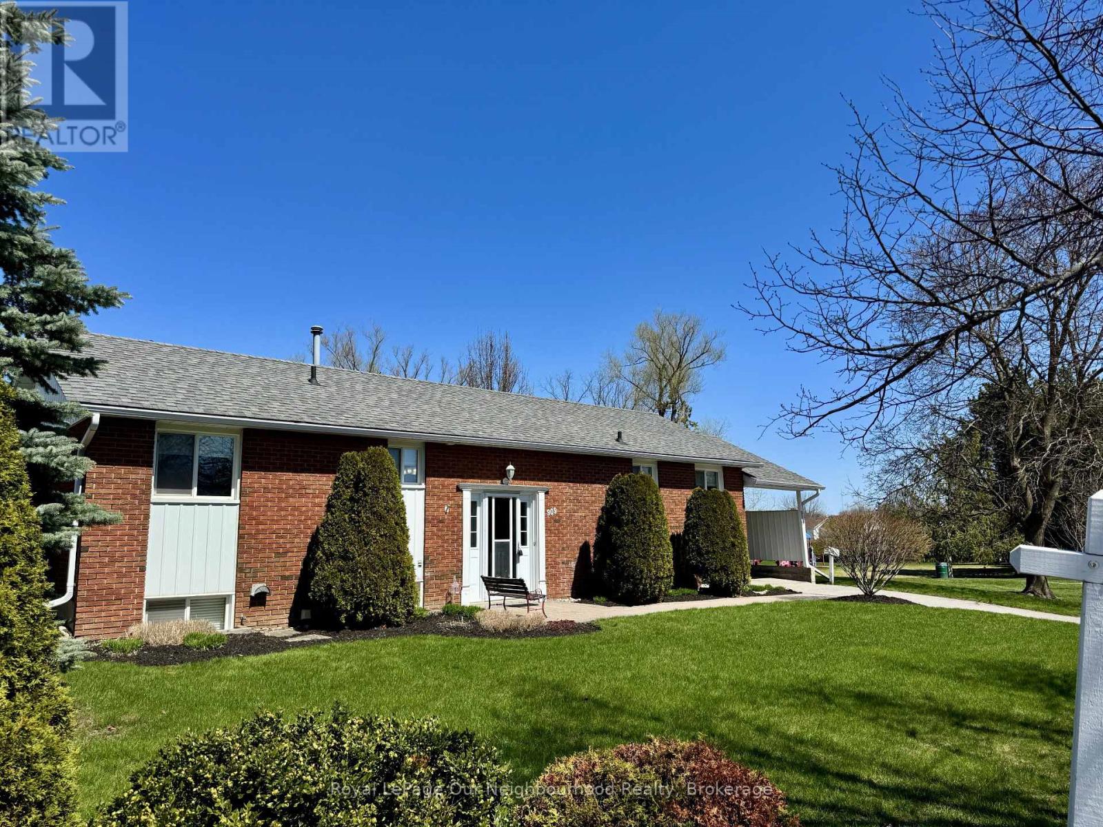 909 Whitefield Drive, Peterborough, Ontario  K9J 7W1 - Photo 5 - X12898546