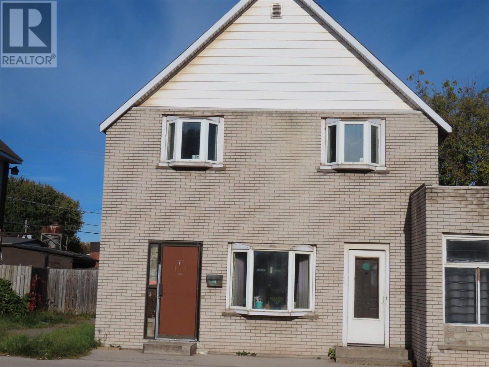 282-284 Wellington St W, Sault Ste Marie, Ontario  P6A 1H7 - Photo 2 - SM260774