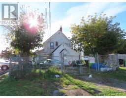 282-284 Wellington ST W, Sault Ste Marie, Ontario