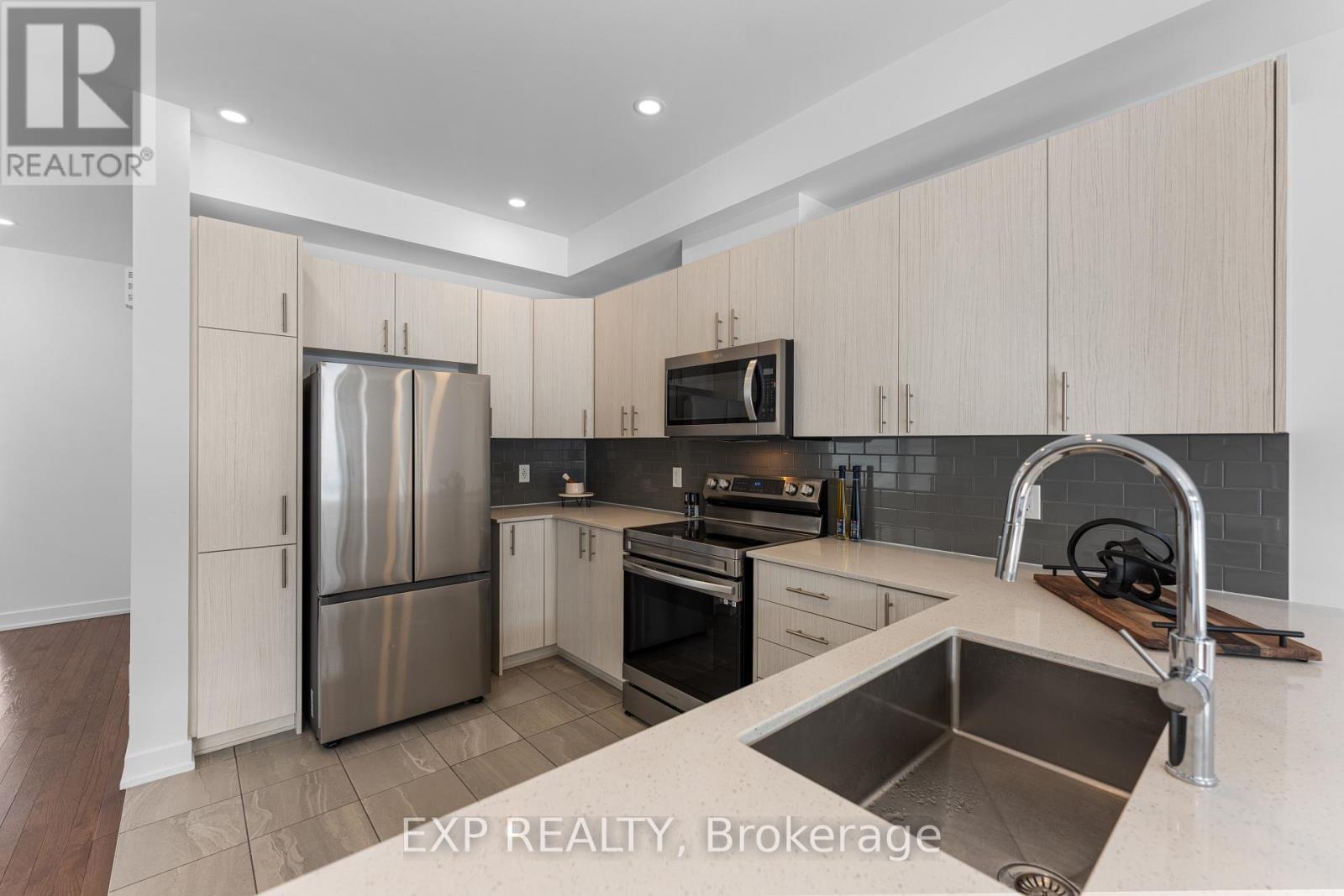 27 Moosonee Crescent, Ottawa, Ontario  K4M 0L9 - Photo 7 - X12769710