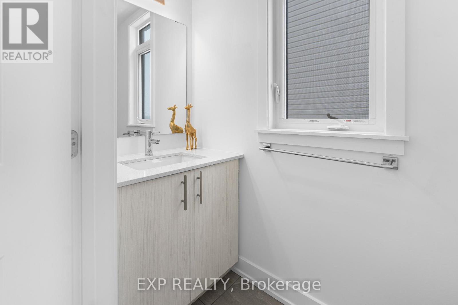 27 Moosonee Crescent, Ottawa, Ontario  K4M 0L9 - Photo 4 - X12769710