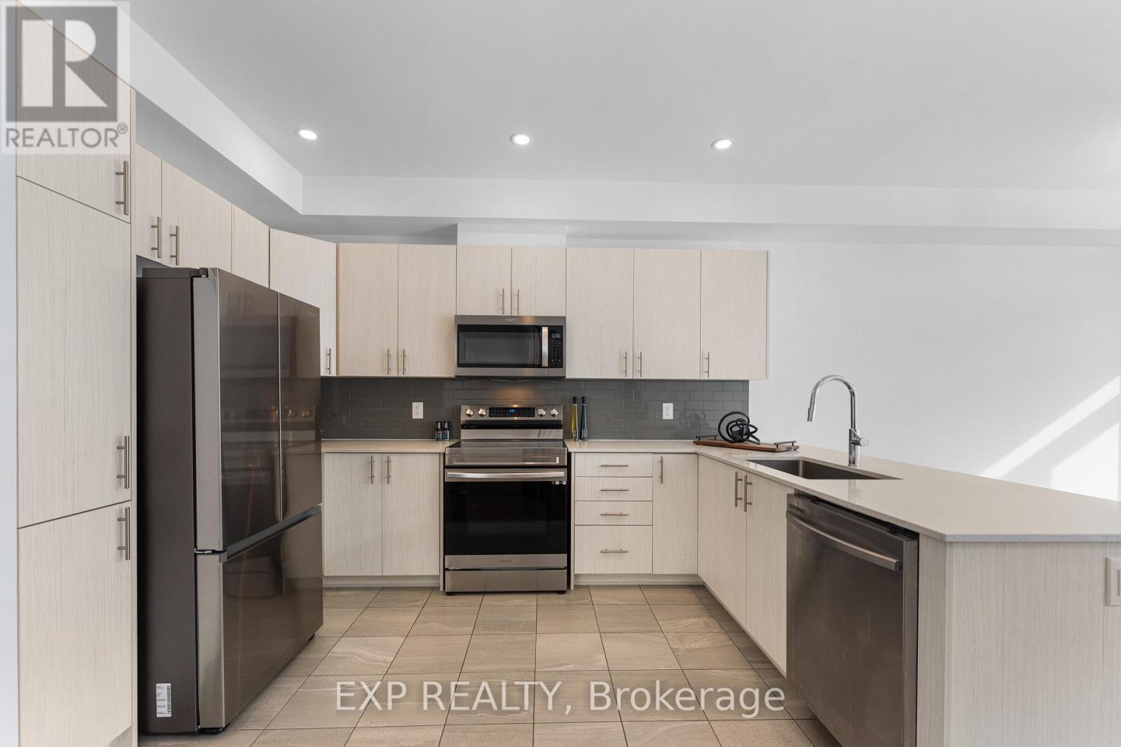 27 Moosonee Crescent, Ottawa, Ontario  K4M 0L9 - Photo 8 - X12769710