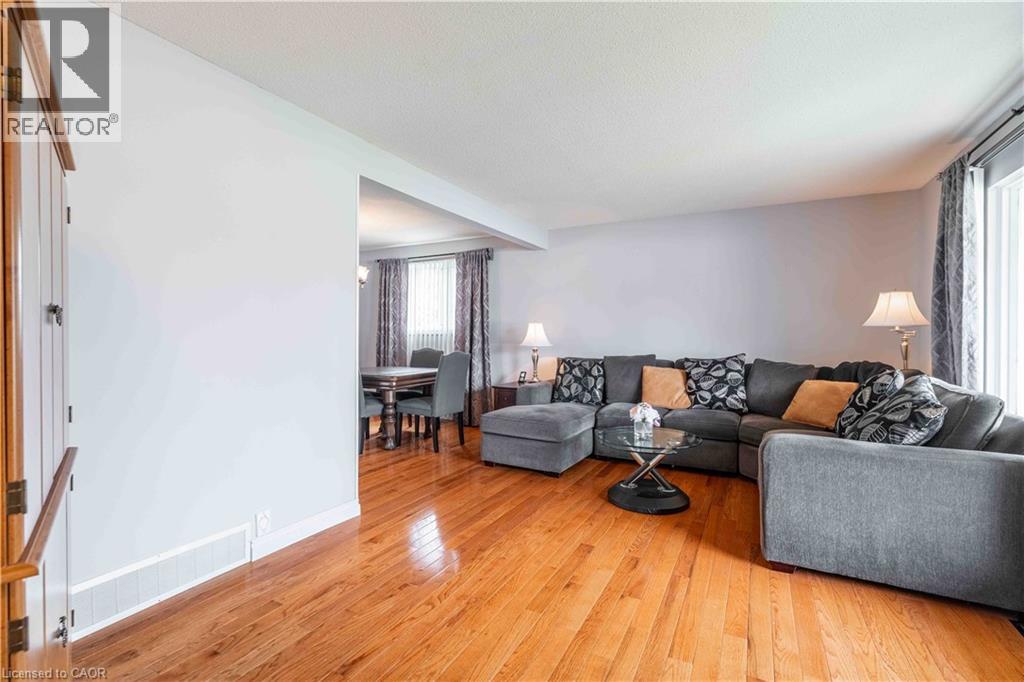 519 Brigadoon Drive, Hamilton, Ontario  L9C 6C9 - Photo 4 - 40824174