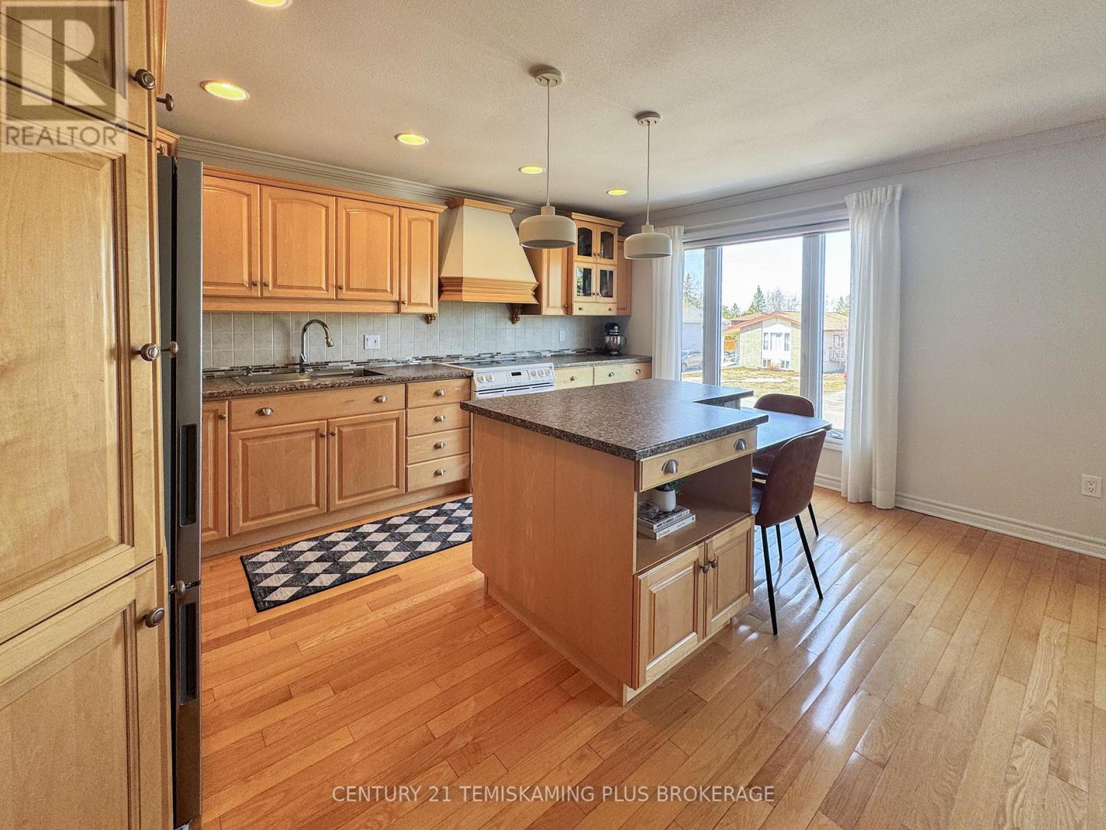 560 Helmer Pedersen Drive, Temiskaming Shores, Ontario  P0J 1P0 - Photo 13 - T13047738