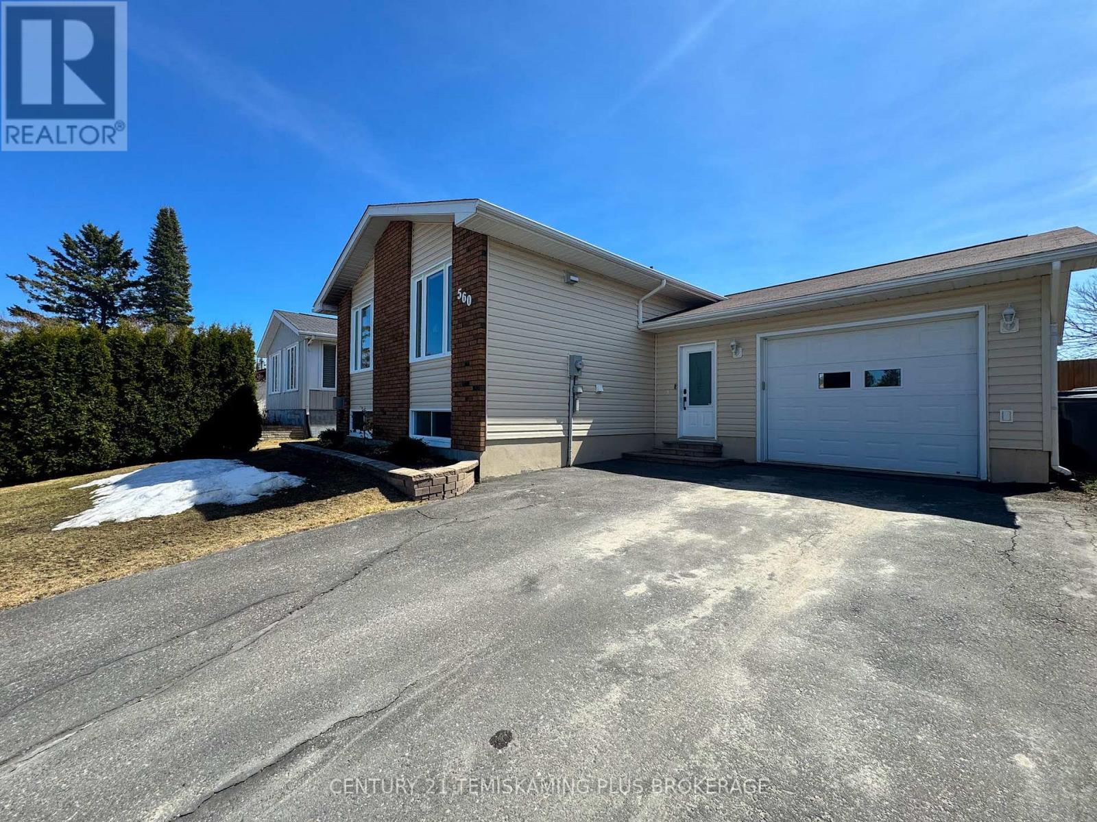 560 Helmer Pedersen Drive, Temiskaming Shores, Ontario  P0J 1P0 - Photo 2 - T13047738