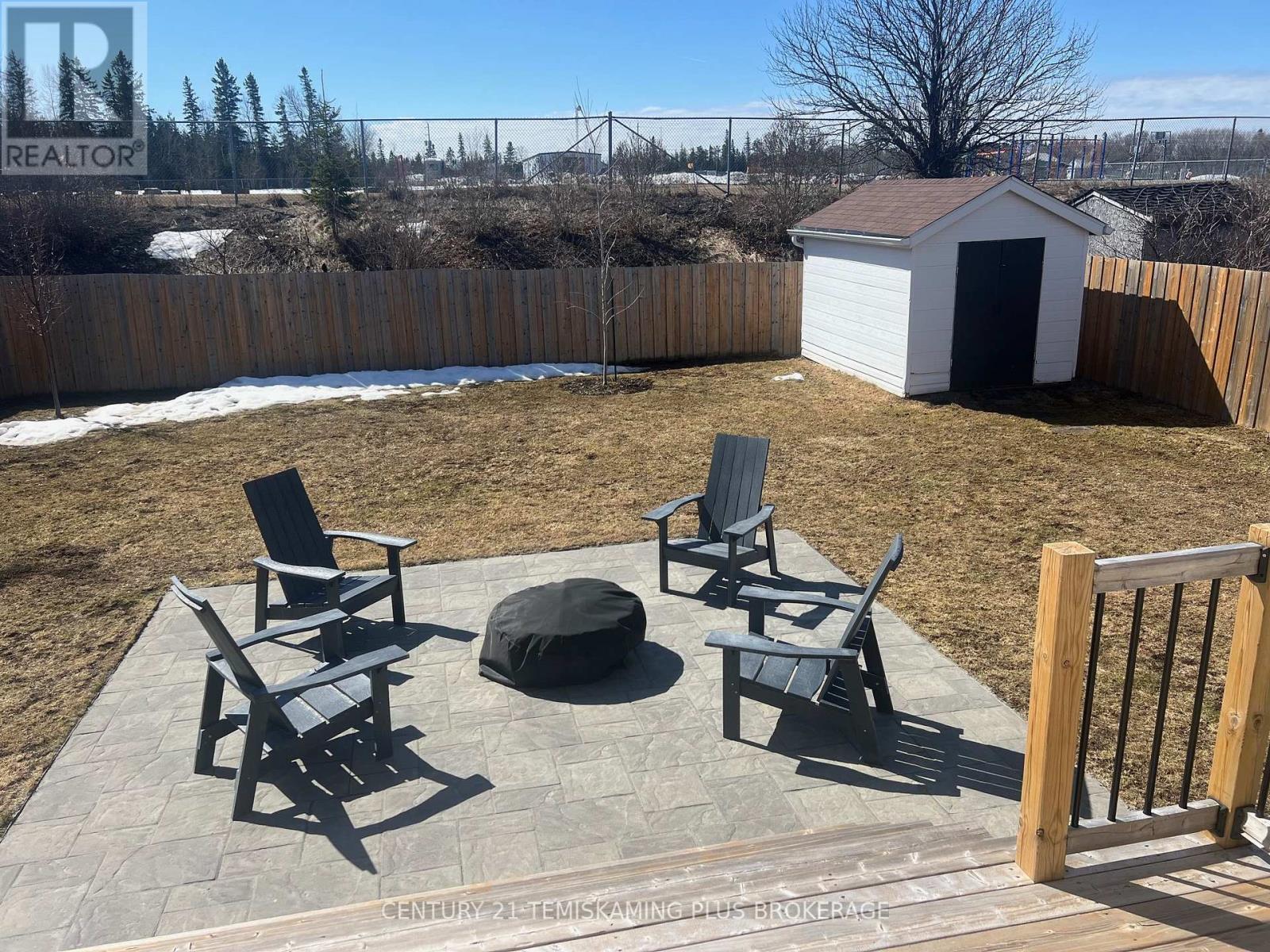 560 Helmer Pedersen Drive, Temiskaming Shores, Ontario  P0J 1P0 - Photo 3 - T13047738