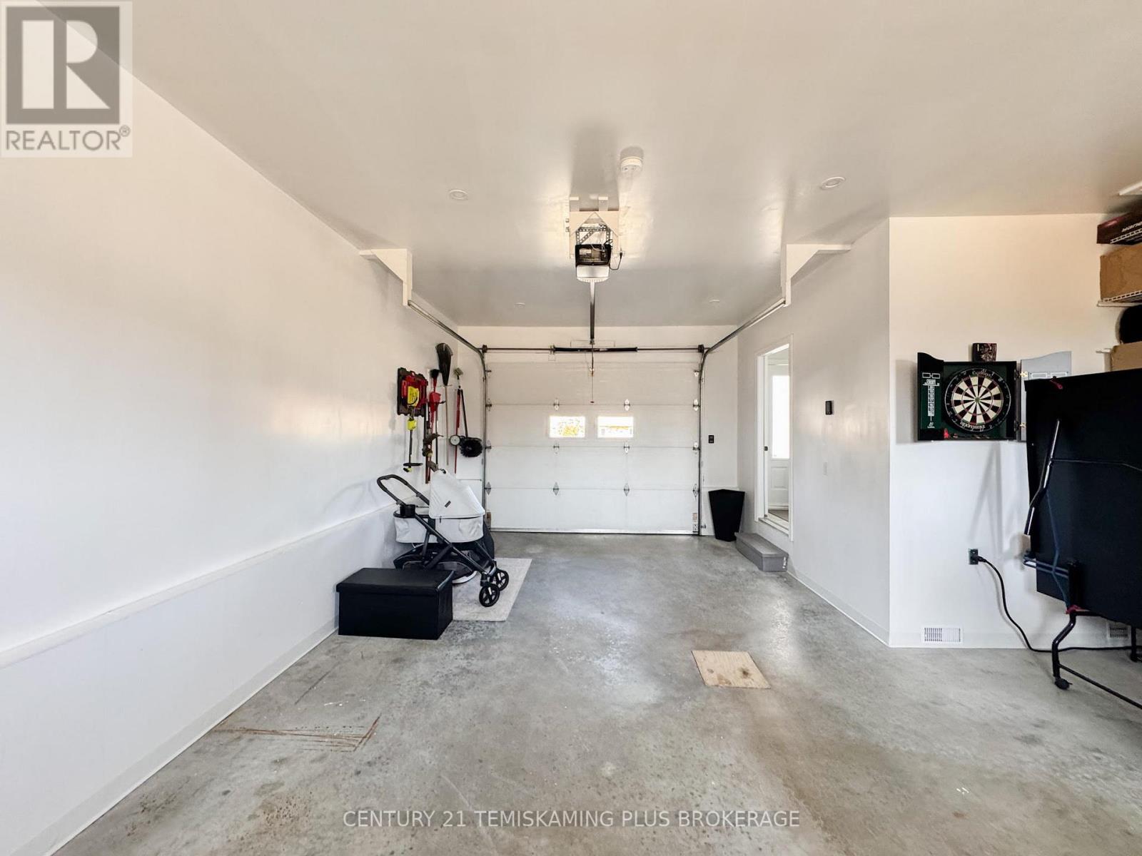 560 Helmer Pedersen Drive, Temiskaming Shores, Ontario  P0J 1P0 - Photo 4 - T13047738