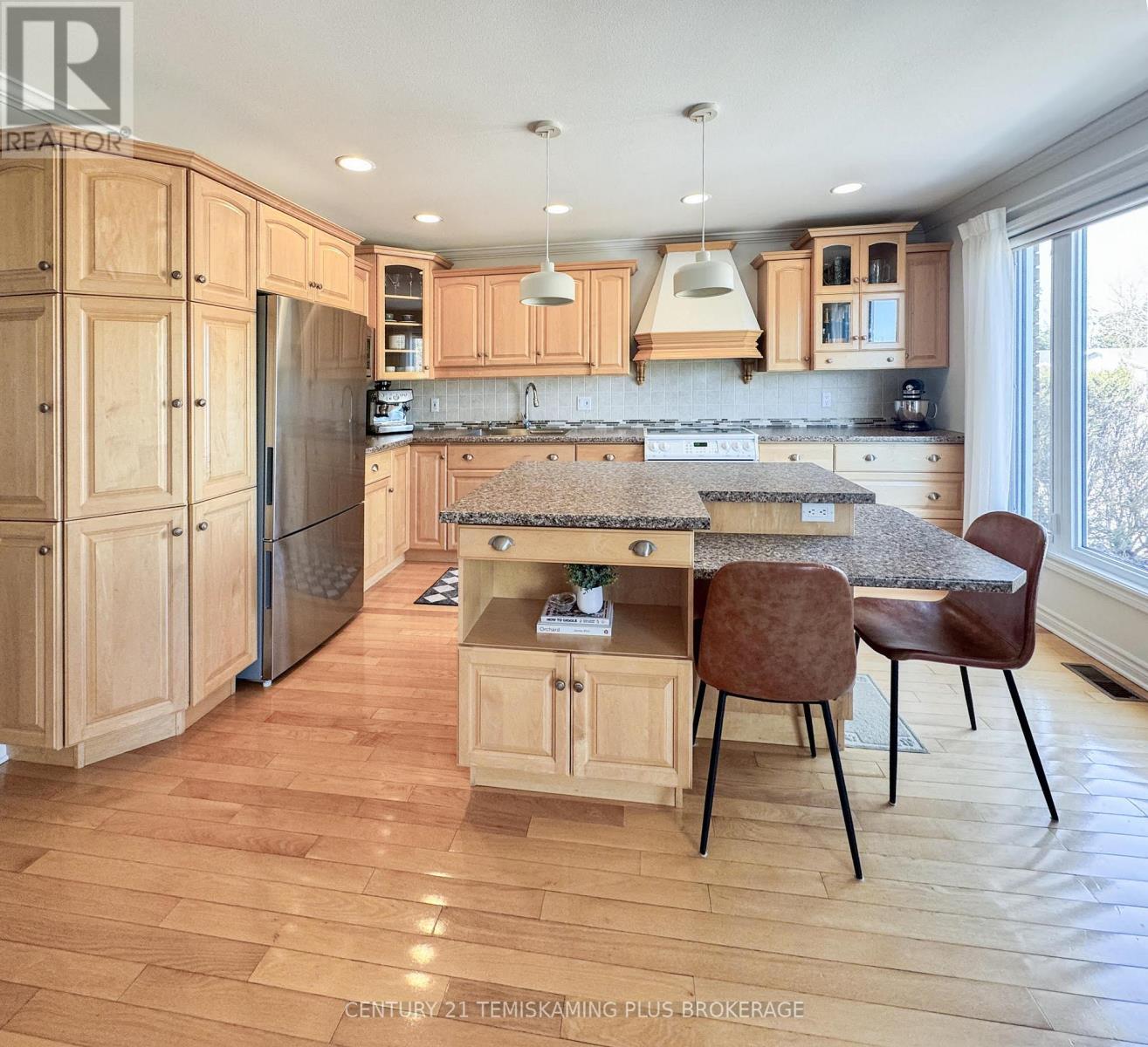 560 Helmer Pedersen Drive, Temiskaming Shores, Ontario  P0J 1P0 - Photo 9 - T13047738