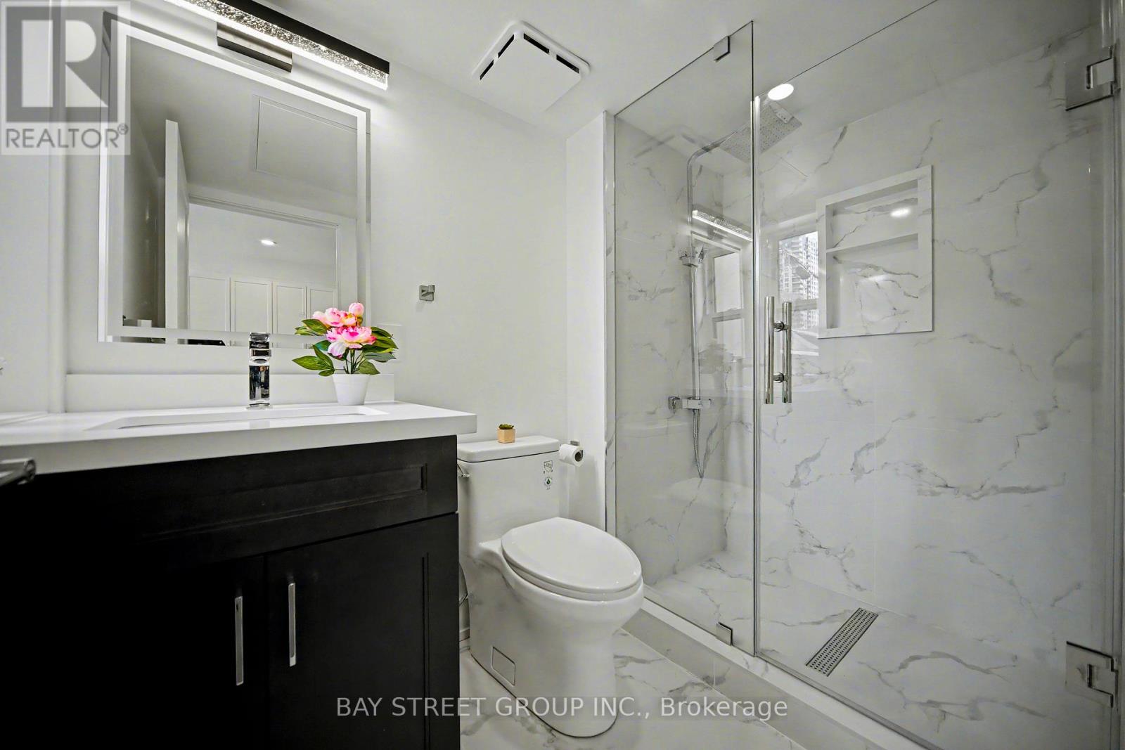 230 Emerson Avenue, Toronto, Ontario  M6H 3T6 - Photo 14 - W13047488