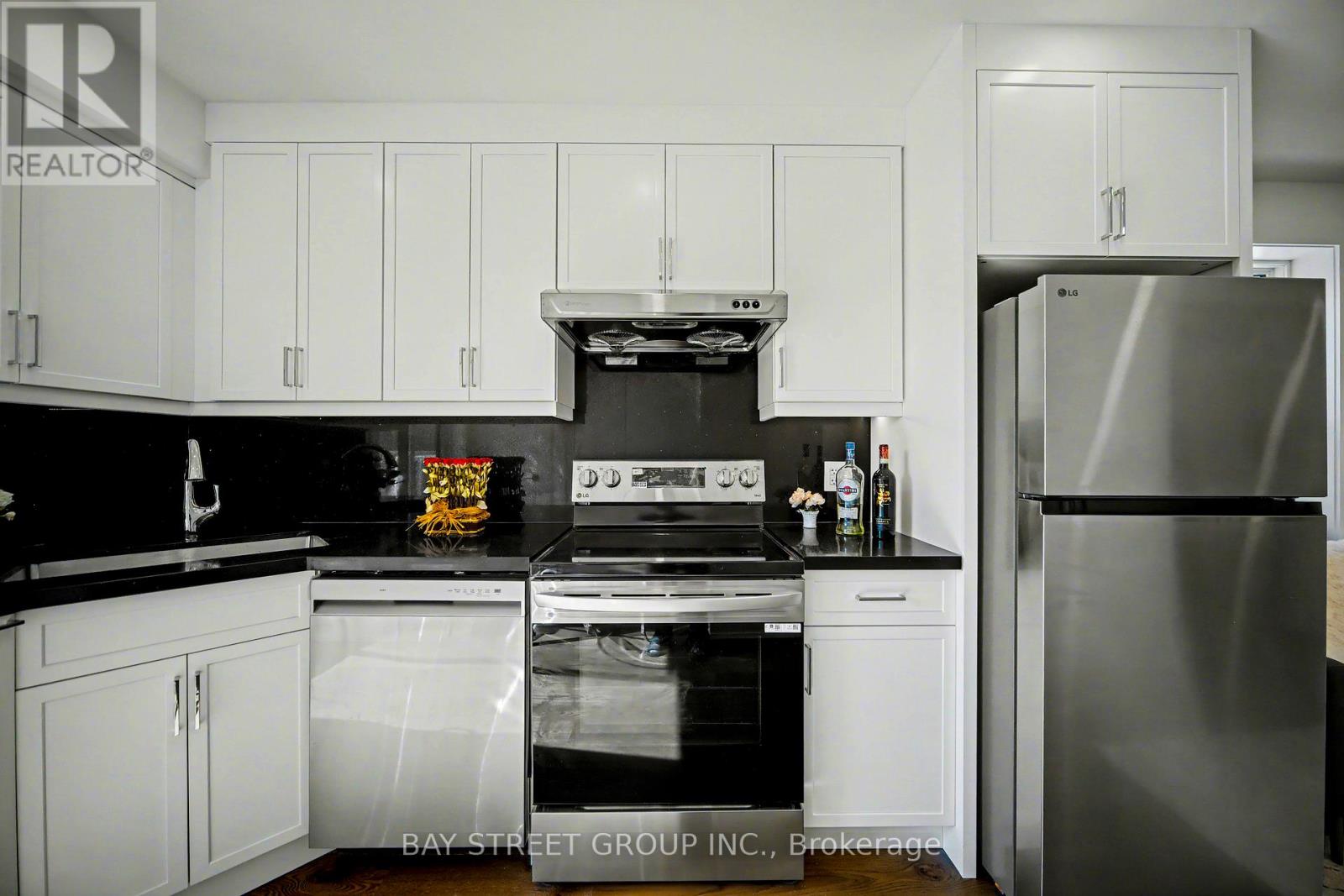 230 Emerson Avenue, Toronto, Ontario  M6H 3T6 - Photo 28 - W13047488