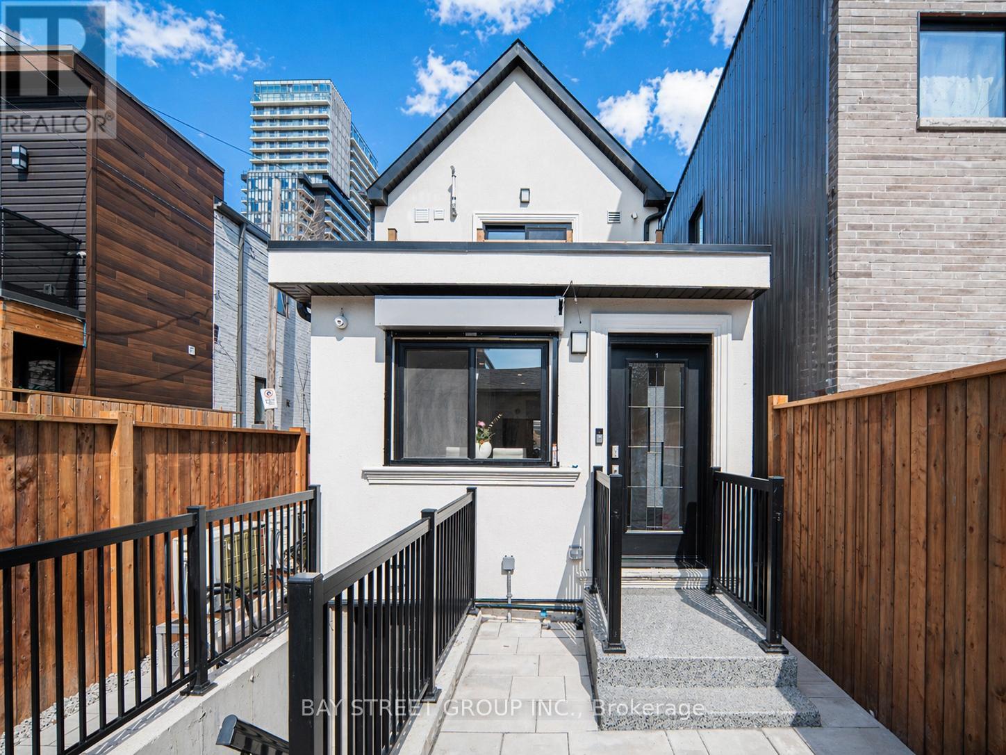 230 Emerson Avenue, Toronto, Ontario  M6H 3T6 - Photo 6 - W13047488