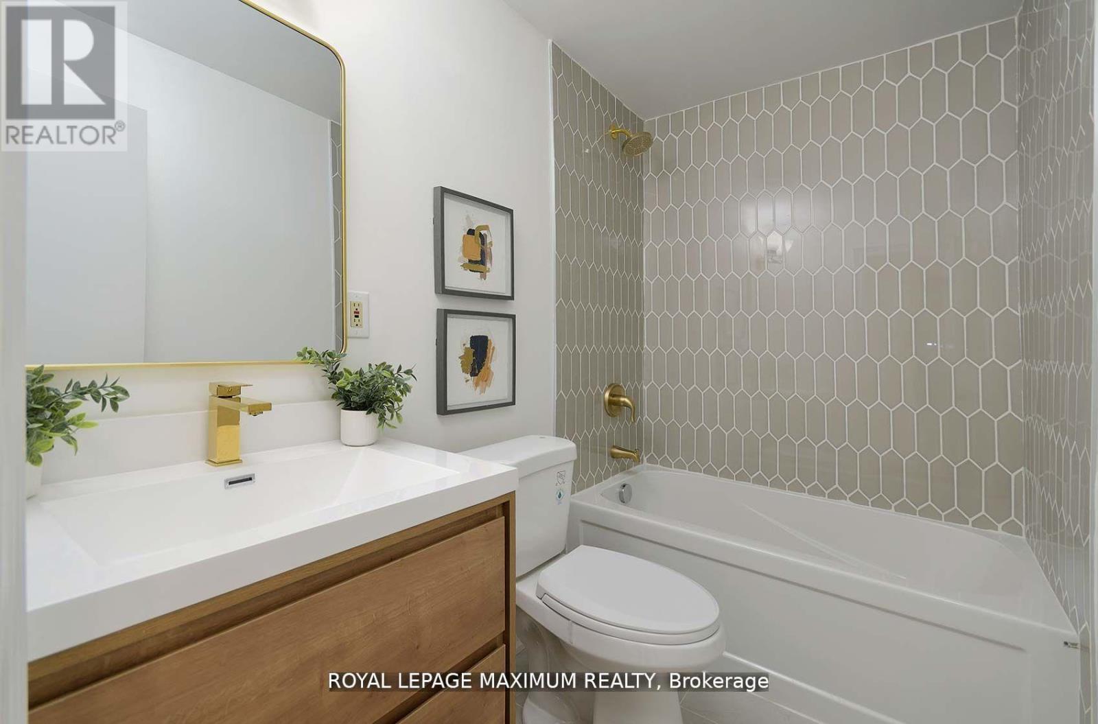 132 Wallace Avenue, Toronto, Ontario  M6H 1T5 - Photo 15 - W13047608