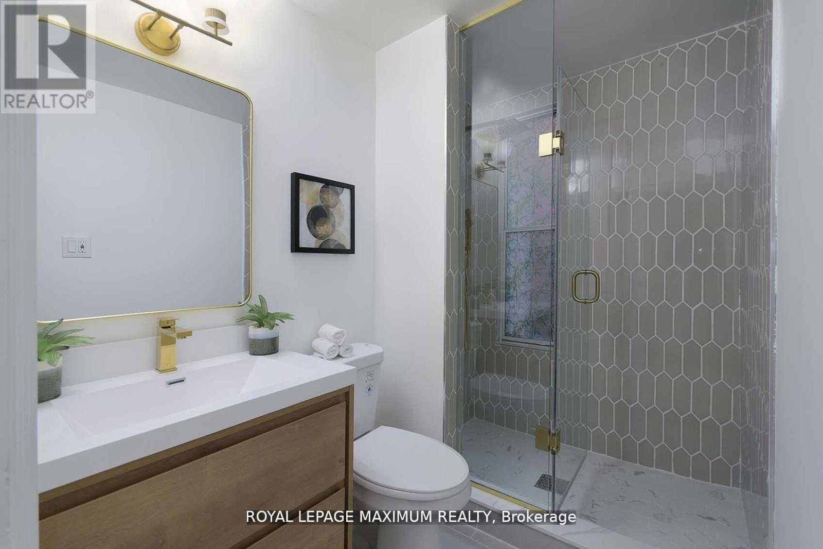 132 Wallace Avenue, Toronto, Ontario  M6H 1T5 - Photo 24 - W13047608