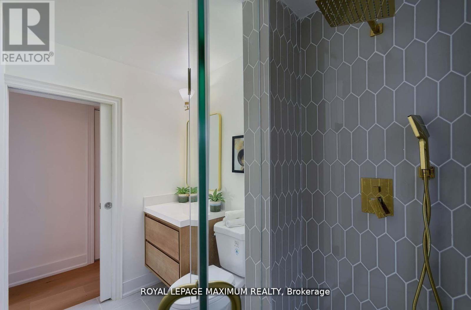 132 Wallace Avenue, Toronto, Ontario  M6H 1T5 - Photo 25 - W13047608