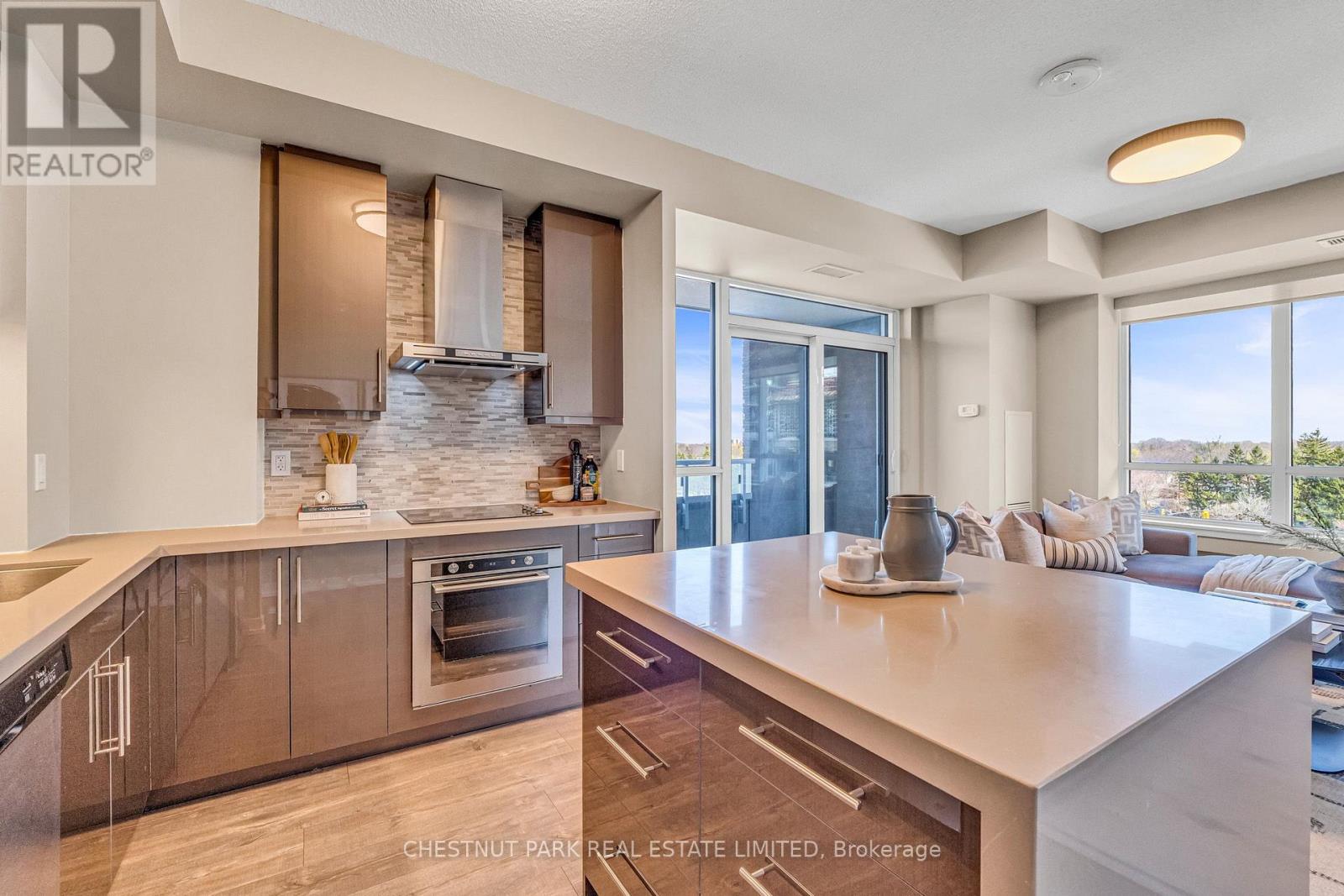 604 - 2093 Fairview Street, Burlington, Ontario  L7R 0E6 - Photo 5 - W13047664