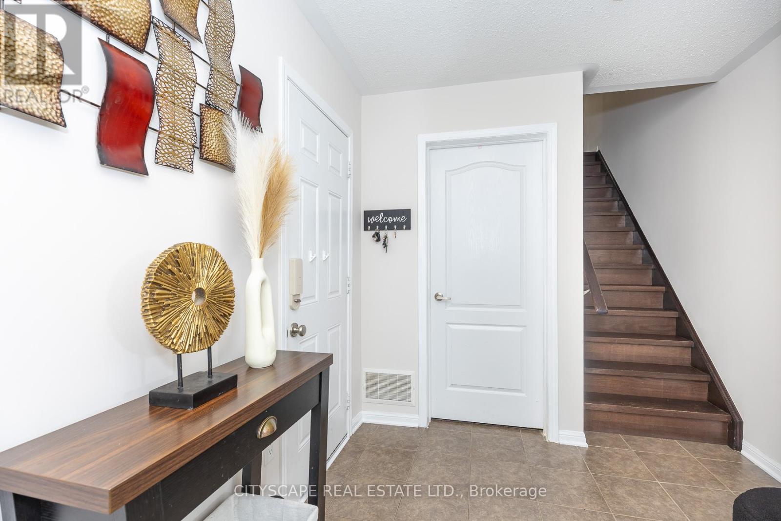 935 Nadalin Heights, Milton, Ontario  L9T 8R2 - Photo 11 - W13047666