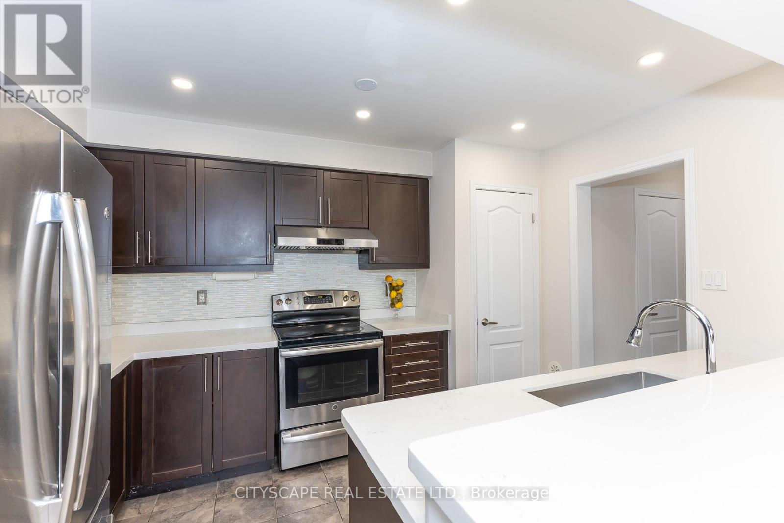 935 Nadalin Heights, Milton, Ontario  L9T 8R2 - Photo 34 - W13047666