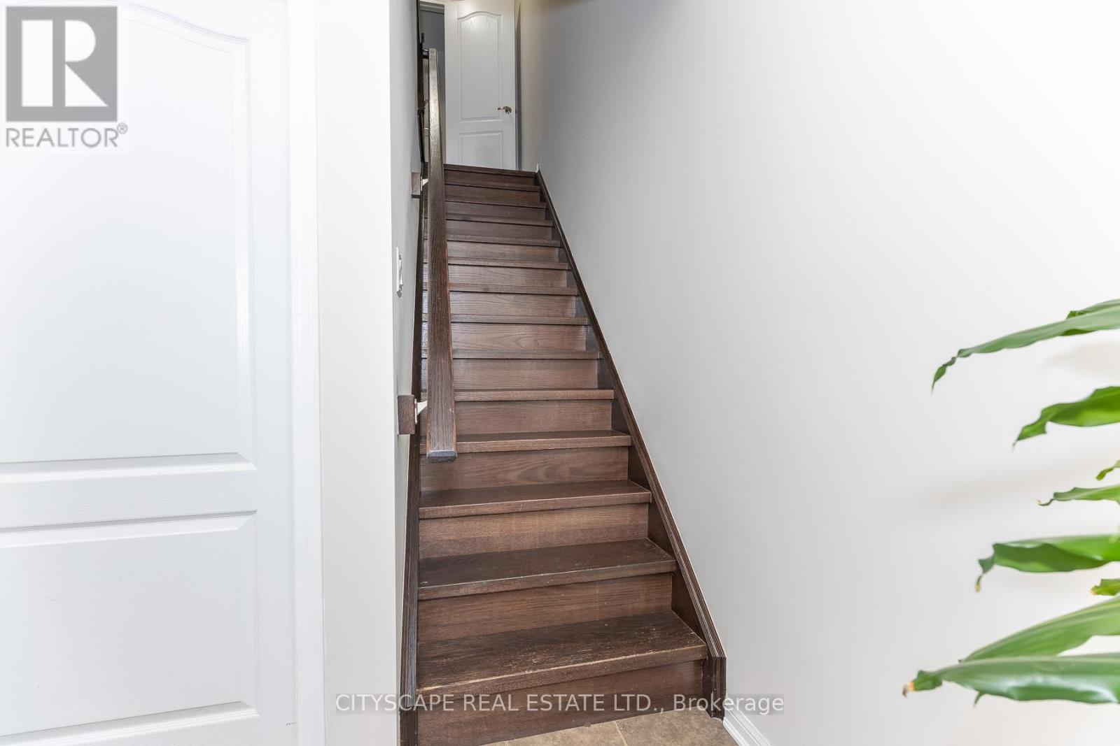 935 Nadalin Heights, Milton, Ontario  L9T 8R2 - Photo 9 - W13047666