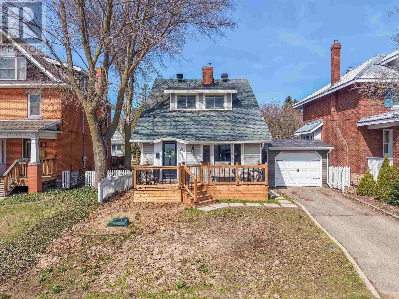 20 Euclid Rd, Sault Ste. Marie, Ontario  P6B 1A2 - Photo 2 - SM260783