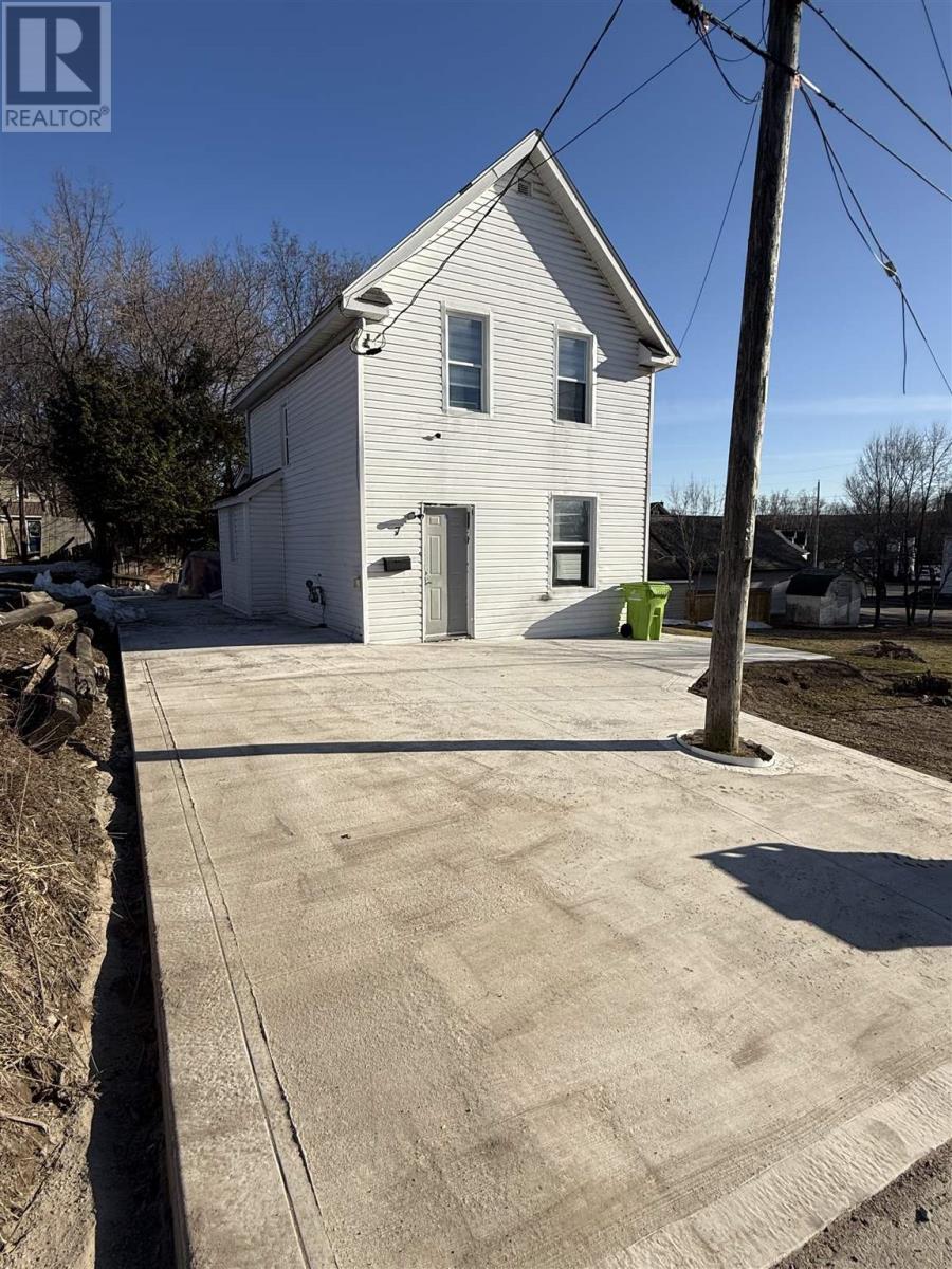 7 Hearst ST, Sault Ste. Marie, Ontario