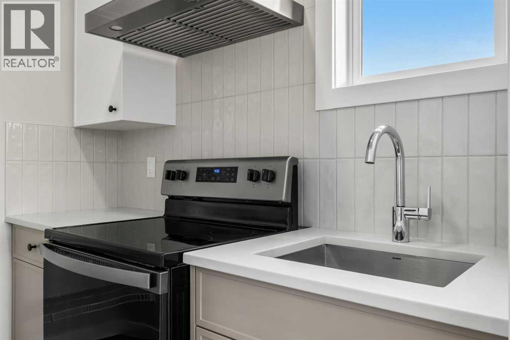 151 Dawson Wharf Mount, Chestermere, Alberta  T1X 2W4 - Photo 18 - A2292338