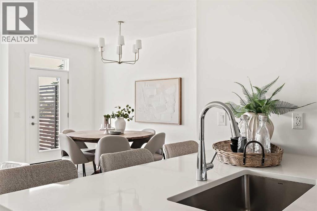 717 Sovereign Common SW, Calgary, Alberta  T3C 3Y3 - Photo 13 - A2301474