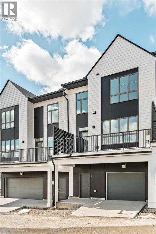 717 Sovereign Common SW, Calgary, Alberta  T3C 3Y3 - Photo 2 - A2301474