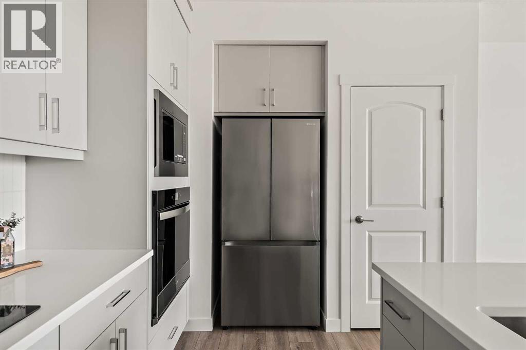 717 Sovereign Common SW, Calgary, Alberta  T3C 3Y3 - Photo 12 - A2301474