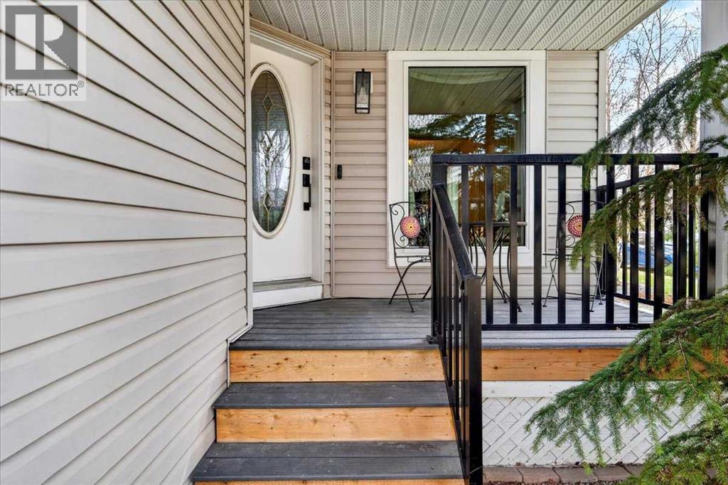 127 Hidden Ranch Terrace Nw, Calgary, Alberta  T3A 5Z5 - Photo 4 - A2304777