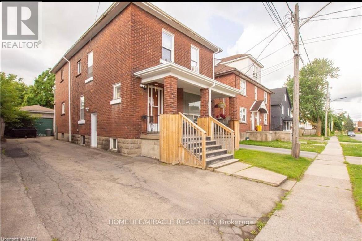 39 Park Street, Welland, Ontario  L3B 4M3 - Photo 2 - X13047396