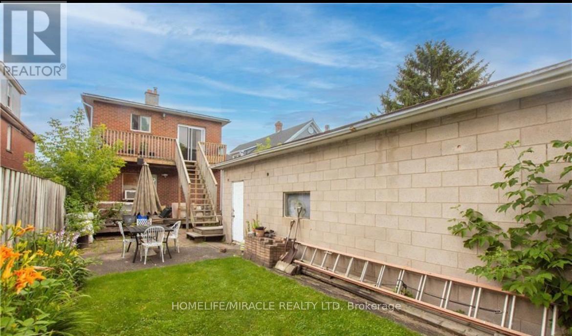 39 Park Street, Welland, Ontario  L3B 4M3 - Photo 3 - X13047396