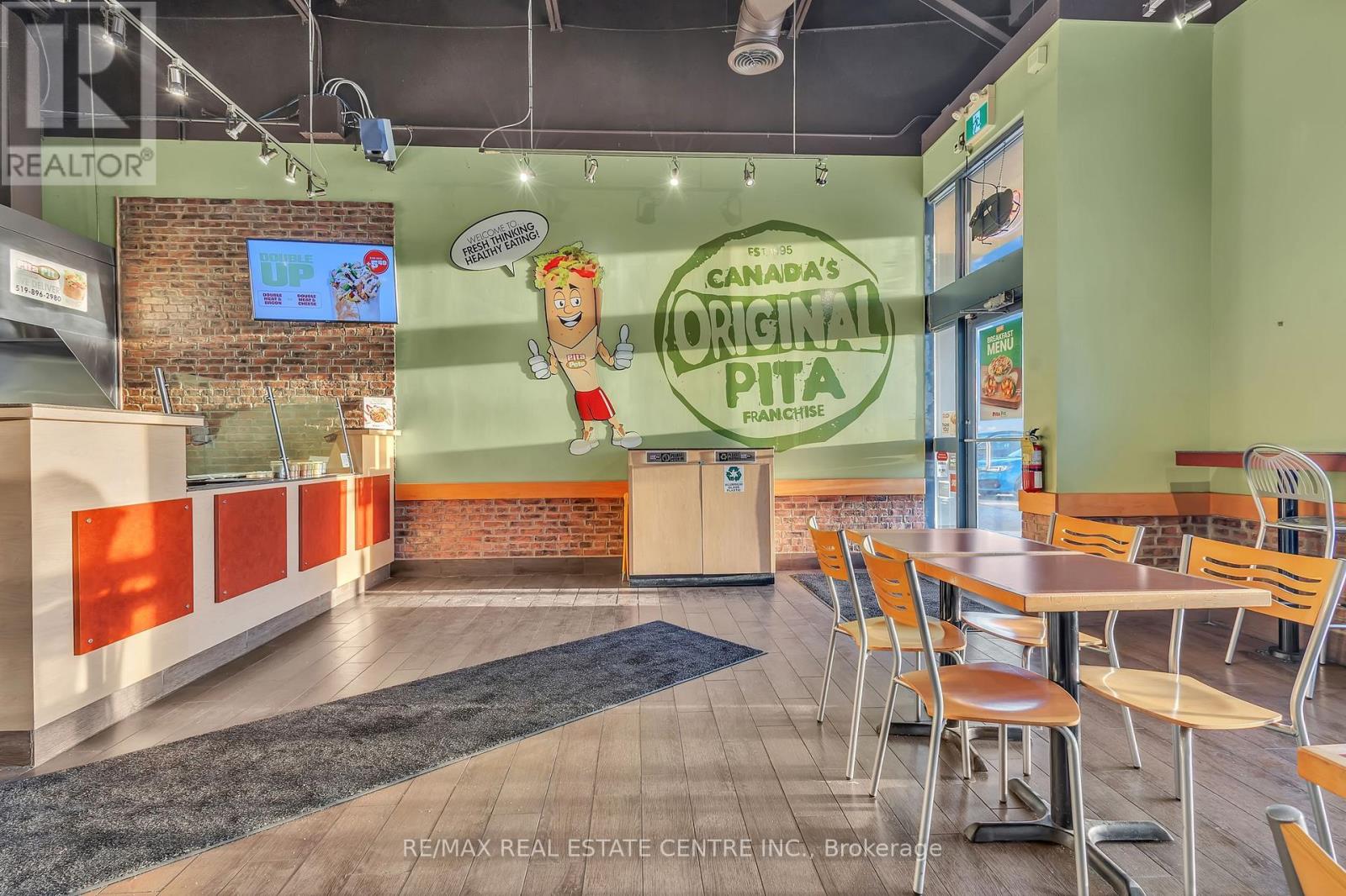 589 Fairway Road S, Kitchener, Ontario  N2C 1X4 - Photo 11 - X13047596