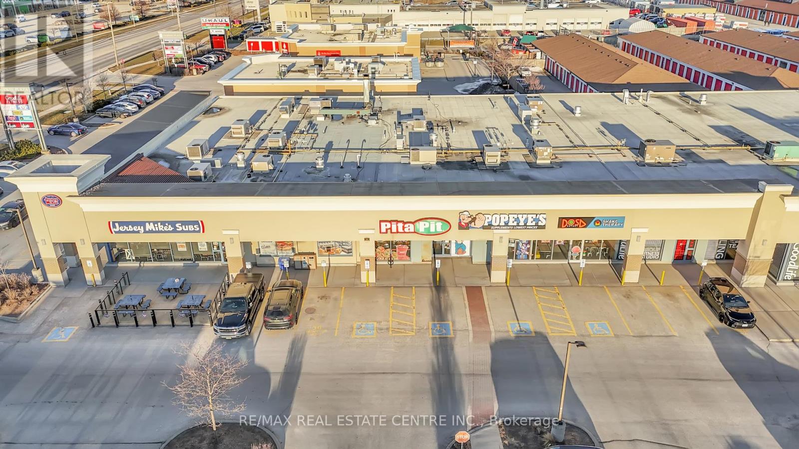 589 Fairway Road S, Kitchener, Ontario  N2C 1X4 - Photo 4 - X13047596