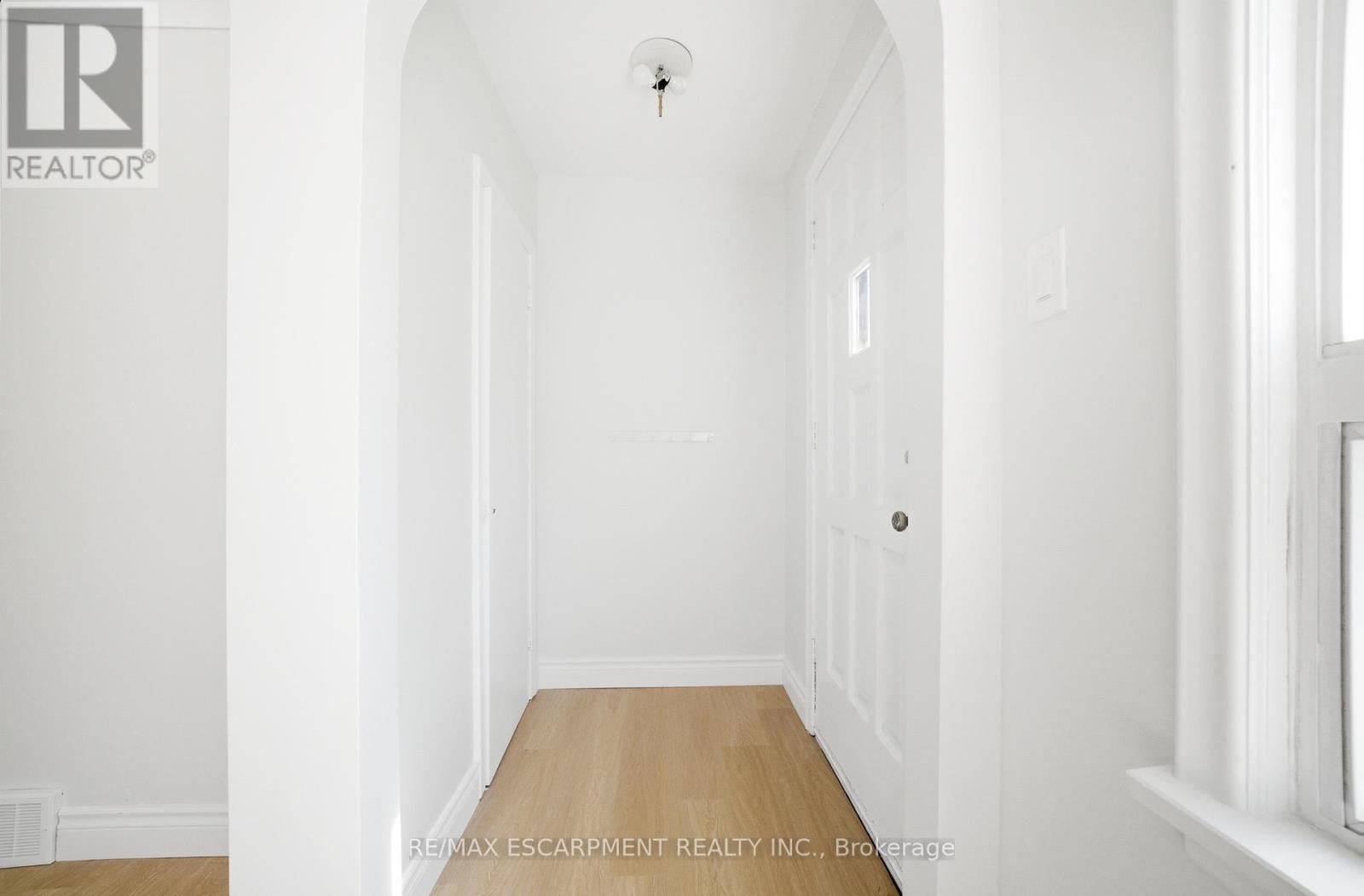 36 Woodelm Drive, St. Catharines, Ontario  L2M 4N3 - Photo 2 - X13047618