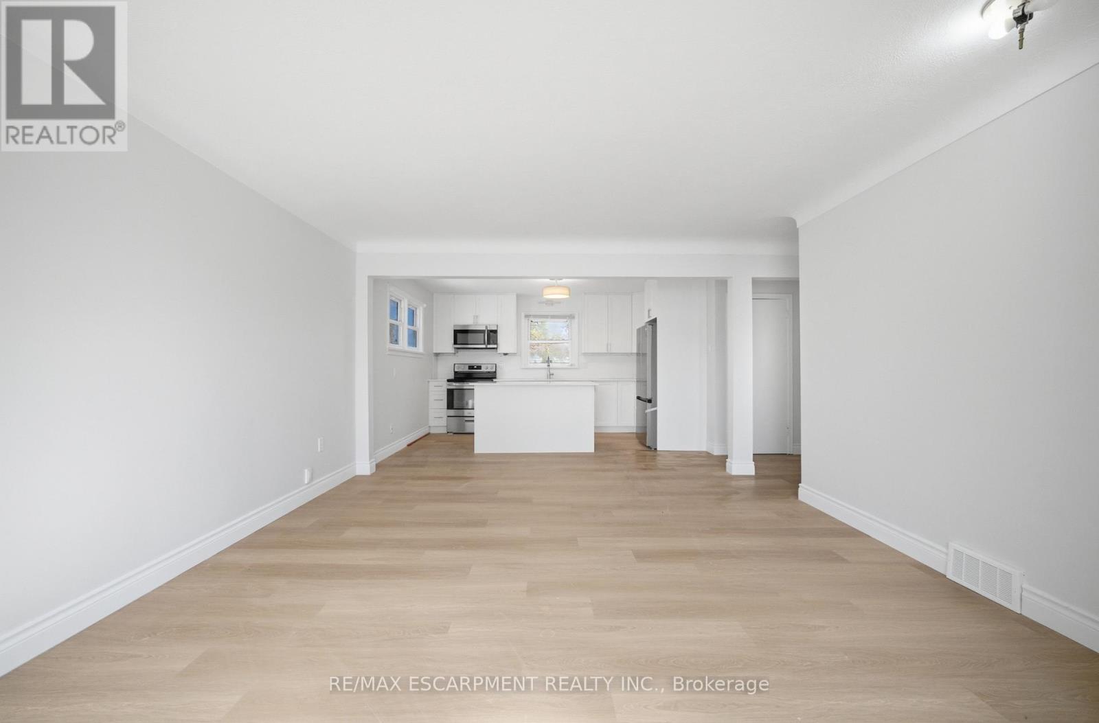 36 Woodelm Drive, St. Catharines, Ontario  L2M 4N3 - Photo 3 - X13047618