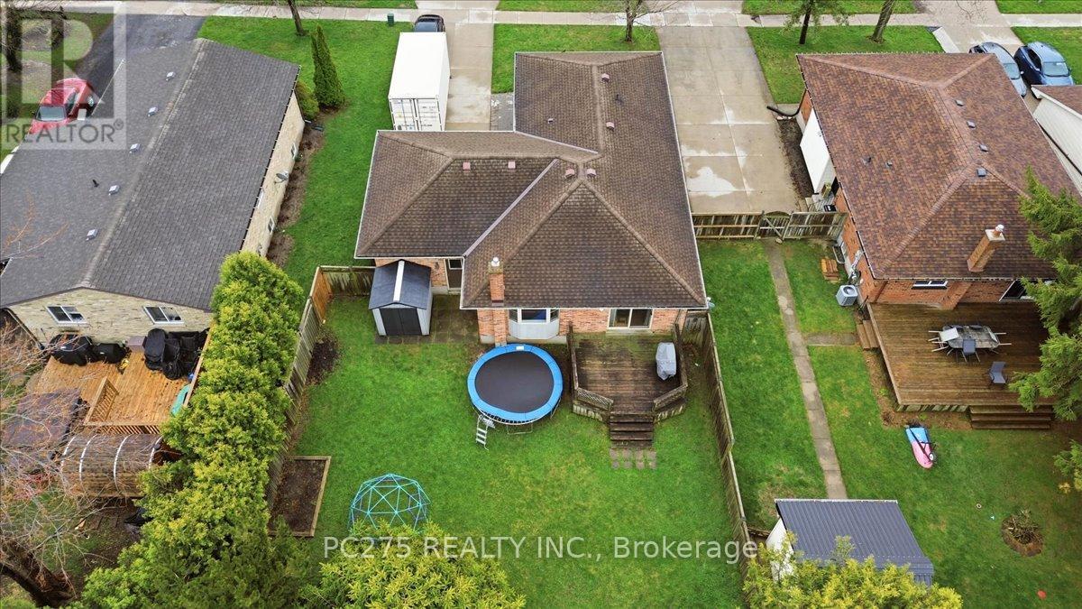 105 Gibson Crescent, Lucan Biddulph (Lucan), Ontario  N0M 2J0 - Photo 25 - X13014704