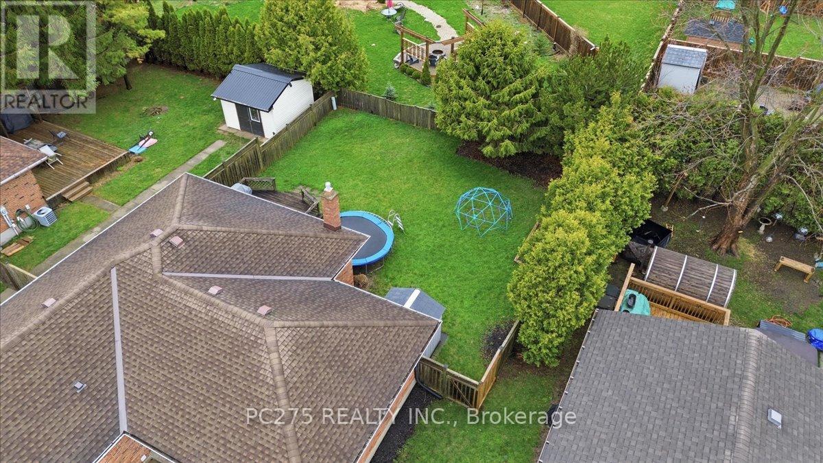 105 Gibson Crescent, Lucan Biddulph (Lucan), Ontario  N0M 2J0 - Photo 28 - X13014704