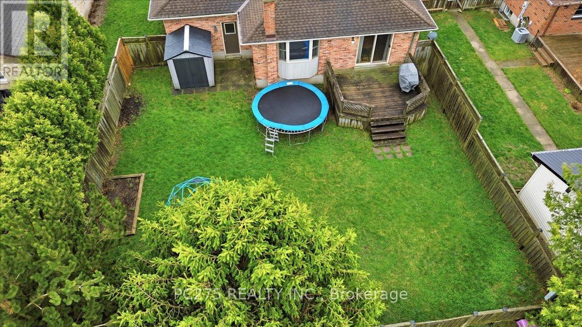 105 Gibson Crescent, Lucan Biddulph (Lucan), Ontario  N0M 2J0 - Photo 27 - X13014704