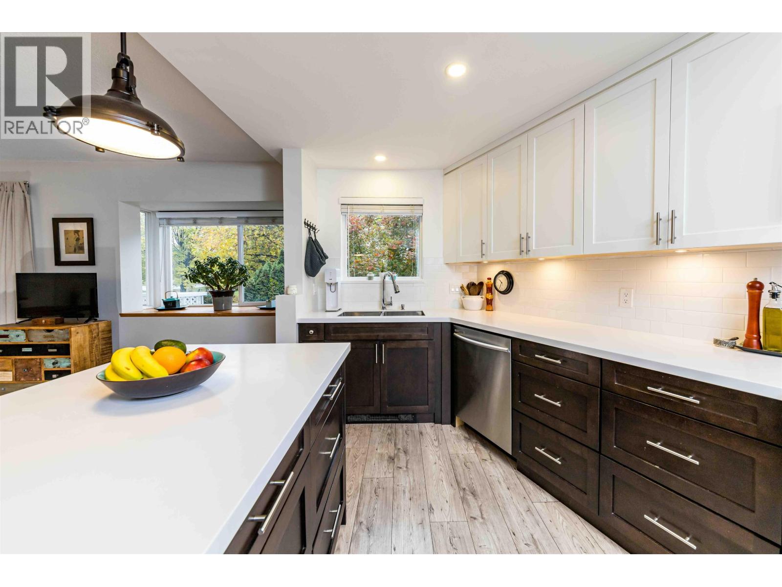 401 2295 PANDORA STREET, vancouver, British Columbia