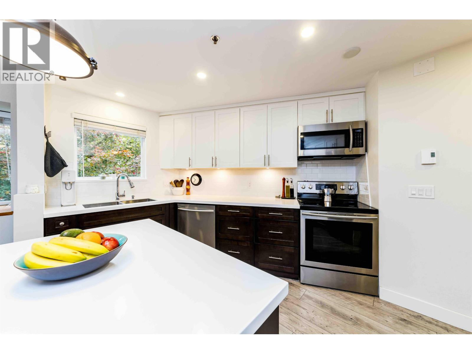 401 2295 Pandora Street, Vancouver, British Columbia  V5L 1N6 - Photo 2 - R3115923