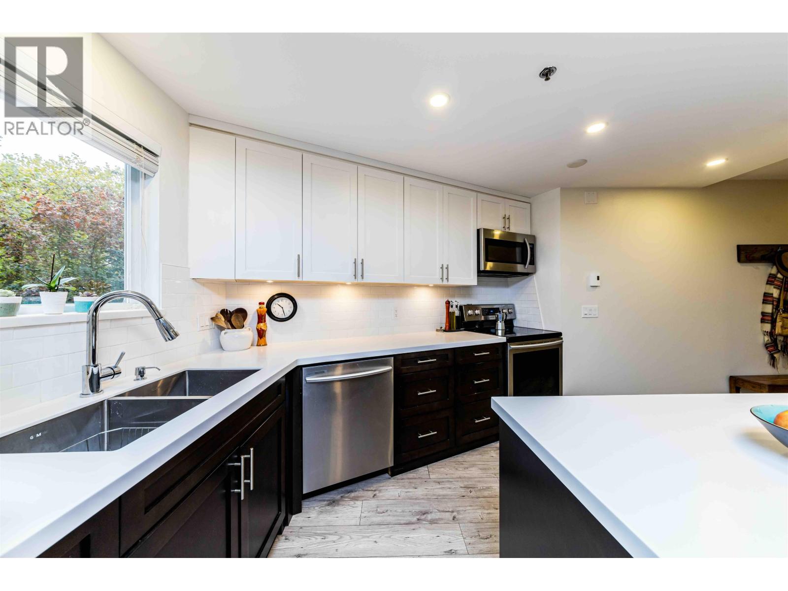 401 2295 Pandora Street, Vancouver, British Columbia  V5L 1N6 - Photo 3 - R3115923