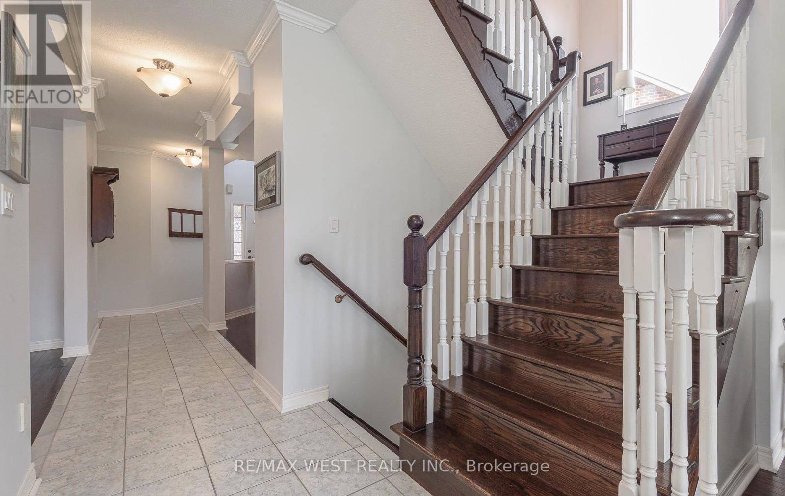 15 Virginia Drive, Brampton, Ontario  L7A 2E6 - Photo 10 - W12997424