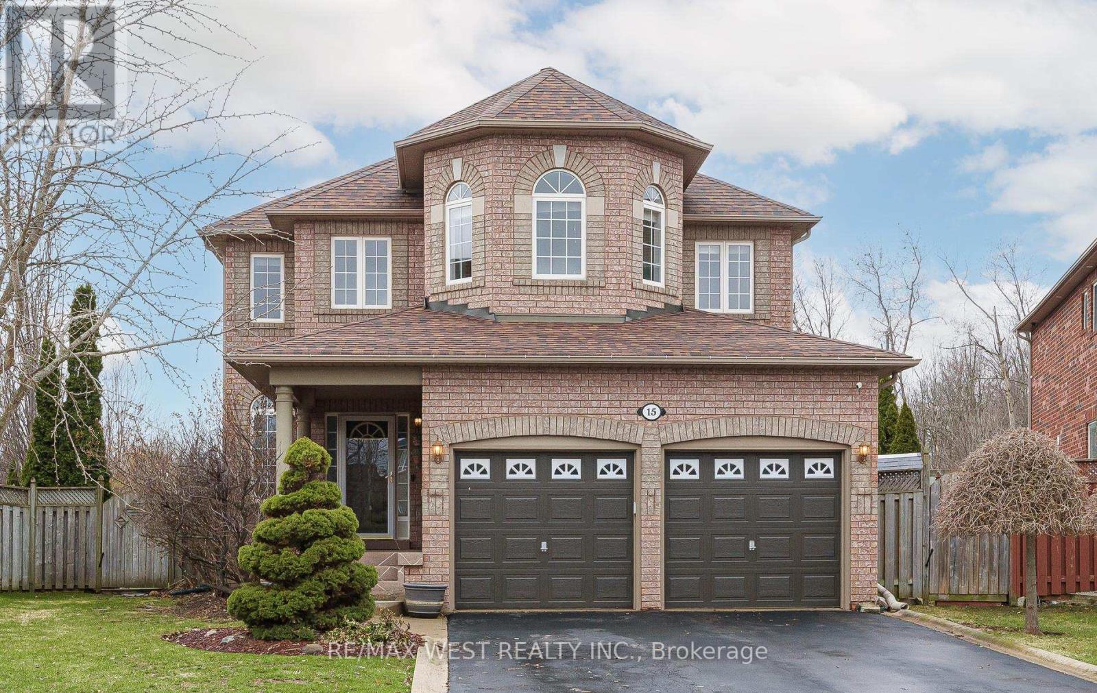 15 Virginia Drive, Brampton, Ontario  L7A 2E6 - Photo 2 - W12997424