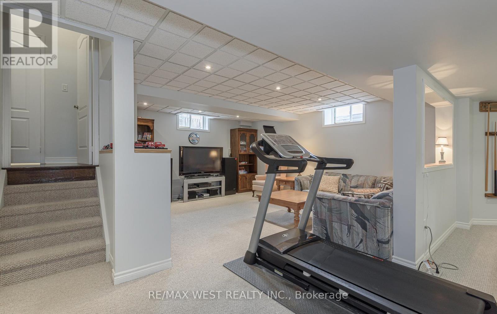 15 Virginia Drive, Brampton, Ontario  L7A 2E6 - Photo 35 - W12997424