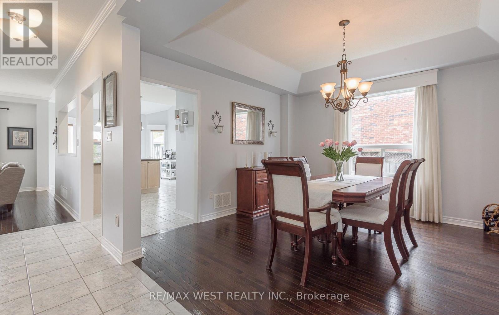 15 Virginia Drive, Brampton, Ontario  L7A 2E6 - Photo 9 - W12997424