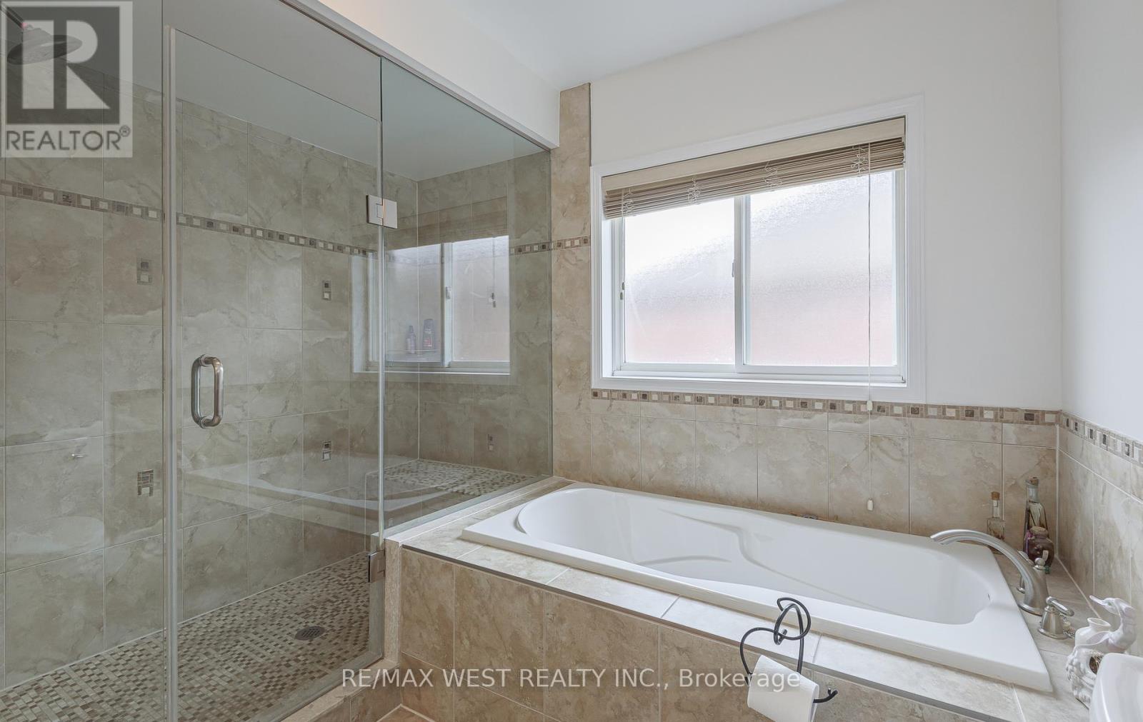 15 Virginia Drive, Brampton, Ontario  L7A 2E6 - Photo 27 - W12997424