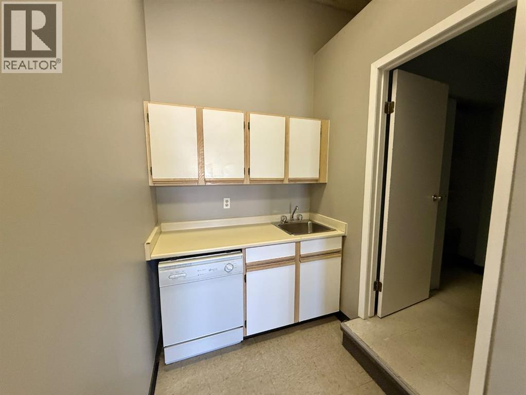 Bay 4/5, 105 Government Road, Hinton, Alberta  T7V 1B7 - Photo 11 - A2271559