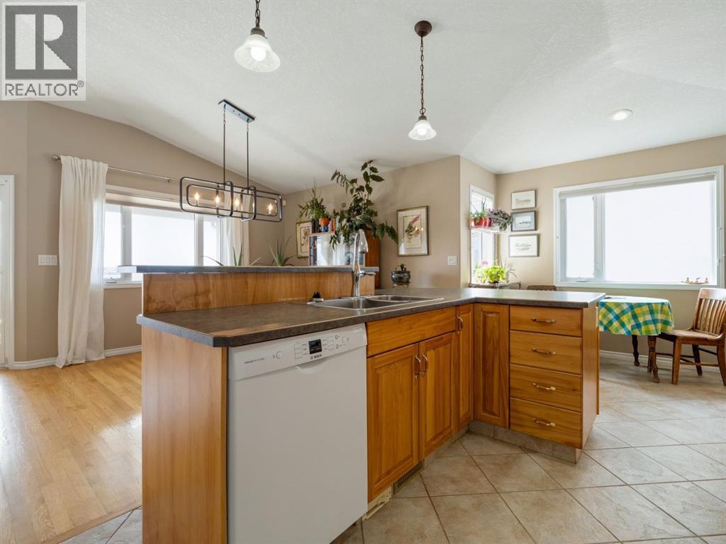 44 Canyon Boulevard W, Lethbridge, Alberta  T1K 6X6 - Photo 17 - A2299884