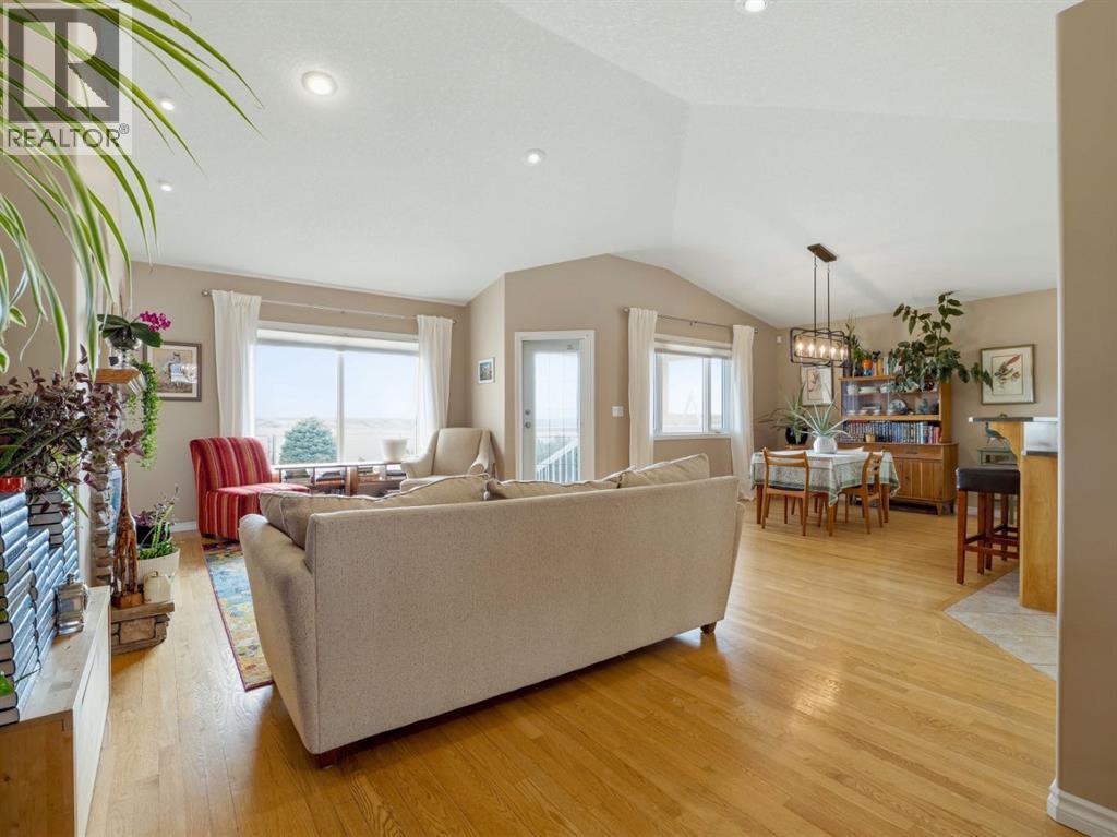 44 Canyon Boulevard W, Lethbridge, Alberta  T1K 6X6 - Photo 4 - A2299884